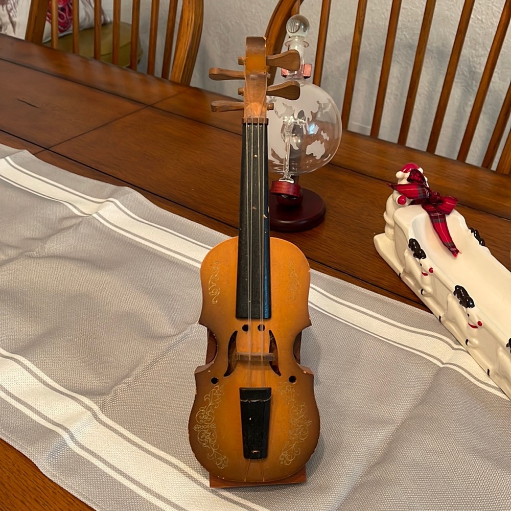 Brahms Lullaby music box